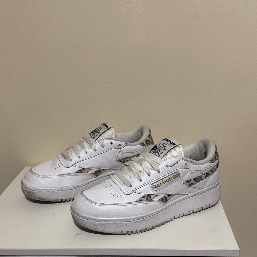 Reebok White and Brown Patterned Sneakers